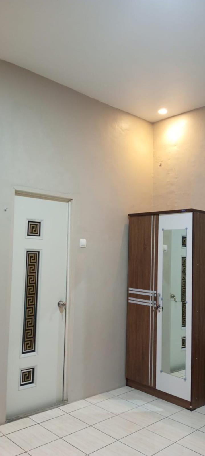 Guest House & Kos Munirah Sungai Lutus Екстер'єр фото